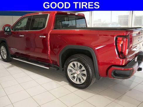 Used 2022 GMC Sierra 1500 Denali w/ Driver Alert Package II AWD/4WD image 4