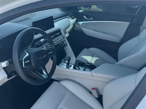 Used 2025 Genesis G70 2.5T RWD image 12