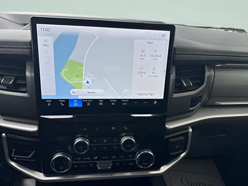 Used 2024 Ford Expedition XLT image 30