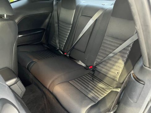 Used 2014 Dodge Challenger R/T image 15