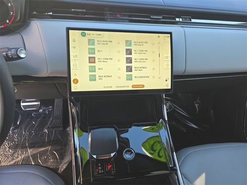 Certified 2025 Land Rover Range Rover Sport Dynamic SE image 21