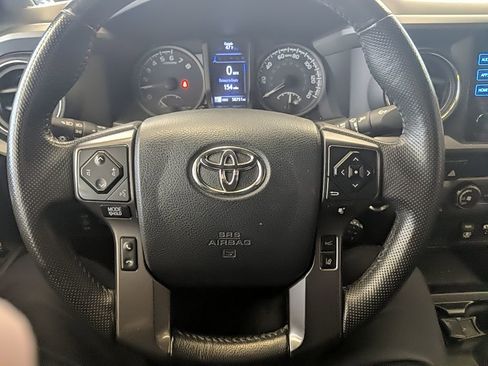 Used 2019 Toyota Tacoma TRD Sport image 14