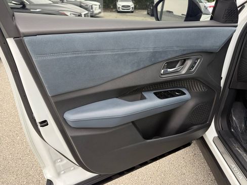 Used 2023 Nissan Ariya PLATINUM+ e-4ORCE image 12