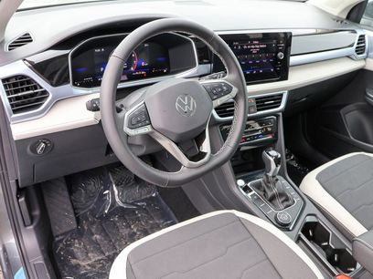 New 2025 Volkswagen Taos SE