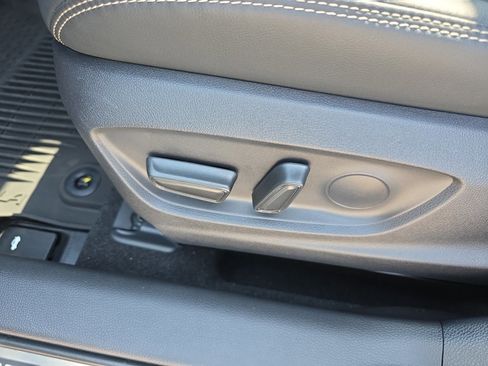 Used 2025 Toyota Corolla XLE image 22