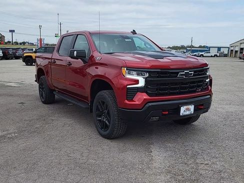 New 2025 Chevrolet Silverado 1500 LT Trail Boss w/ Convenience Package II image 2