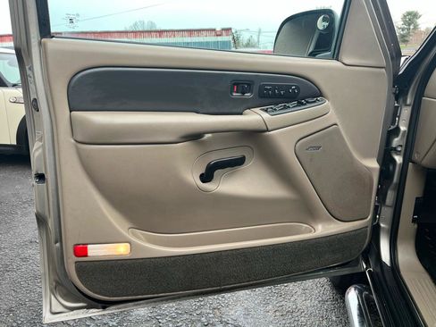 Used 2003 Chevrolet Avalanche 2WD image 24