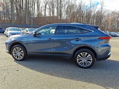 Used 2021 Toyota Venza Limited w/ Carpet Mat Package (TMS)