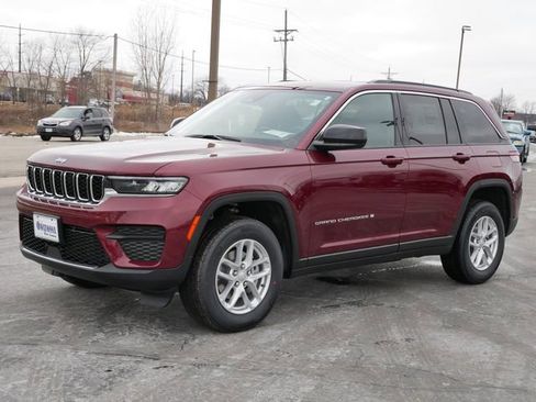 New 2026 Jeep Grand Cherokee Laredo w/ Trailer Tow Package AWD/4WD image 3