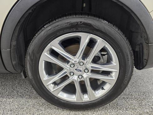 Used 2017 Ford Explorer Limited w/ Equipment Group 301A FWD image 33