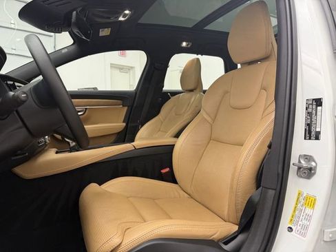 Used 2020 Volvo V90 T6 Inscription image 13
