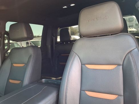 Used 2024 GMC Sierra 1500 AT4 w/ Technology Package AWD/4WD image 16