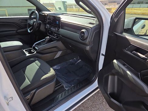 Used 2025 Chevrolet Colorado W/T w/ WT Convenience Package II image 13