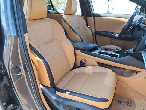 Used 2023 Lexus RZ 450e Premium w/ Technology Package AWD/4WD image 10