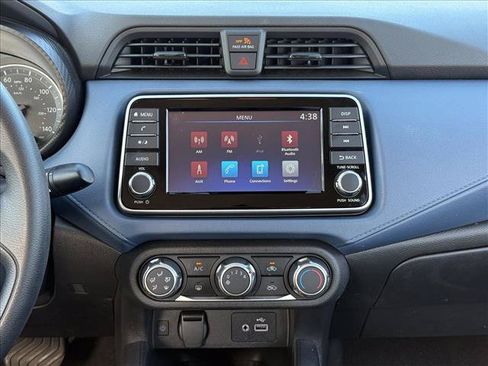 Used 2025 Nissan Versa SV FWD image 17