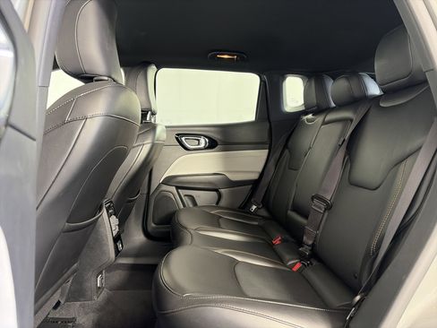 Used 2023 Jeep Compass Limited AWD/4WD image 7