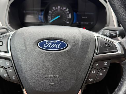 Used 2024 Ford Edge SEL image 17