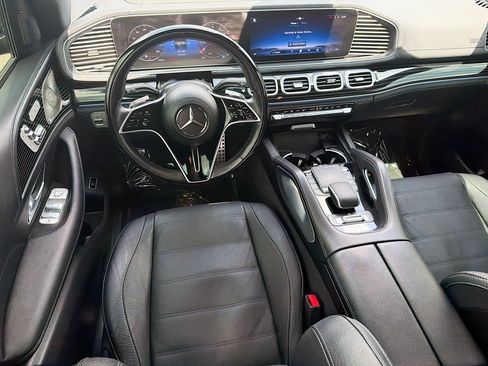 Used 2024 Mercedes-Benz GLS 450 4MATIC image 17