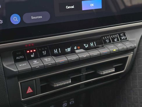 Certified 2025 Toyota Camry XLE image 29