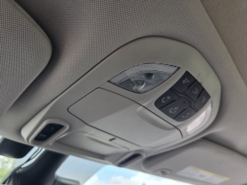 Used 2020 Chrysler Pacifica Limited w/ Advanced Safetytec Group FWD image 24