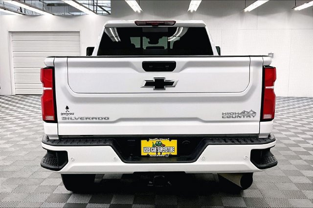 Used 2024 Chevrolet Silverado 2500 High Country w/ Technology Package AWD/4WD image 5