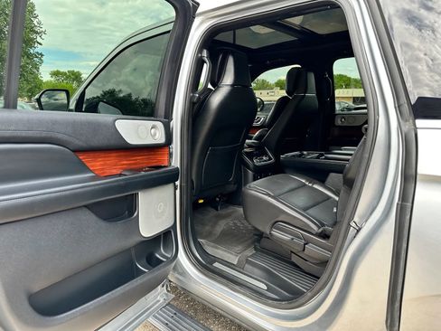 Used 2020 Lincoln Navigator L Reserve w/ Luxury Package AWD/4WD image 19
