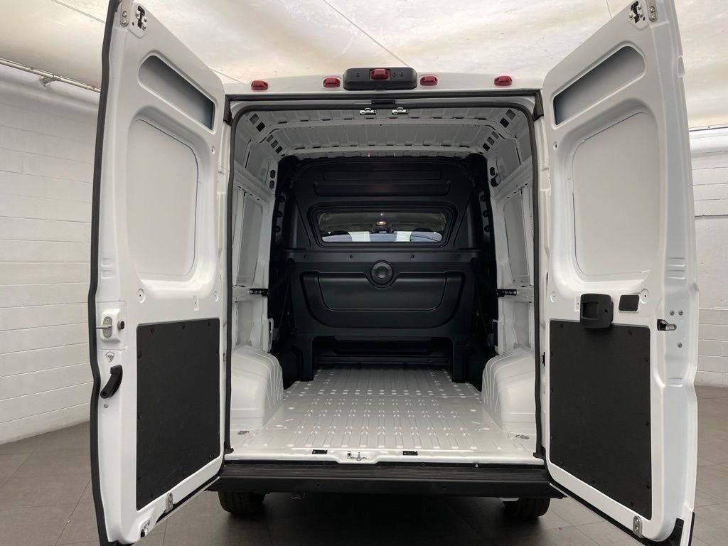 New 2026 RAM ProMaster 1500 w/ Crew Van Package FWD image 5