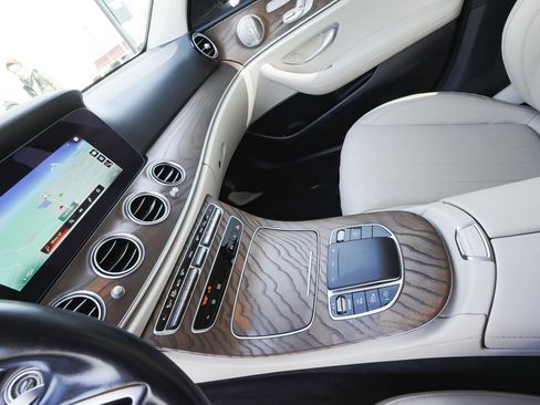 Used 2022 Mercedes-Benz E 350 4MATIC Sedan image 27