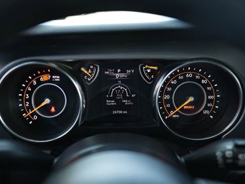 Used 2023 Jeep Wrangler Willys image 33