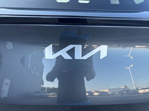 Certified 2025 Kia Sportage LX image 8