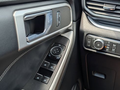 Used 2020 Ford Explorer XLT w/ Equipment Group 202A image 24