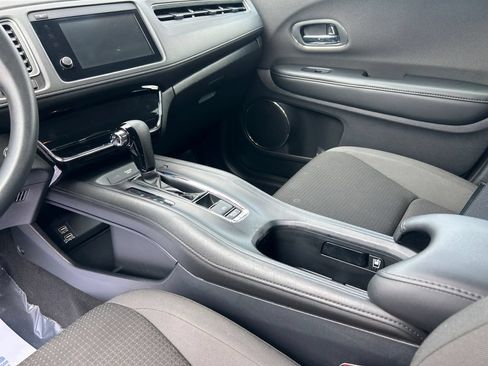 Used 2019 Honda HR-V EX image 10