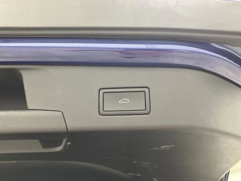 Used 2021 Volkswagen ID.4 Pro S w/ Gradient Package image 16