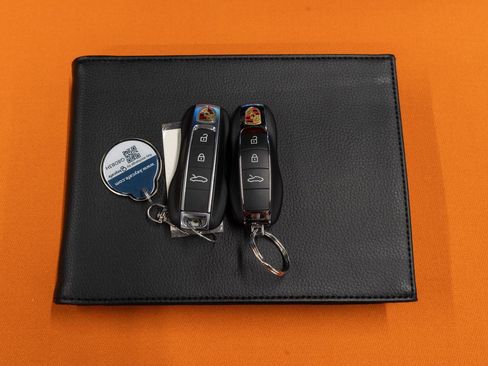 Used 2017 Porsche 911 Turbo image 38