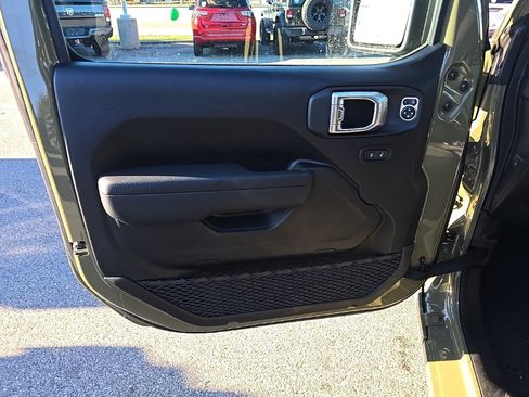 New 2026 Jeep Gladiator Sport image 18