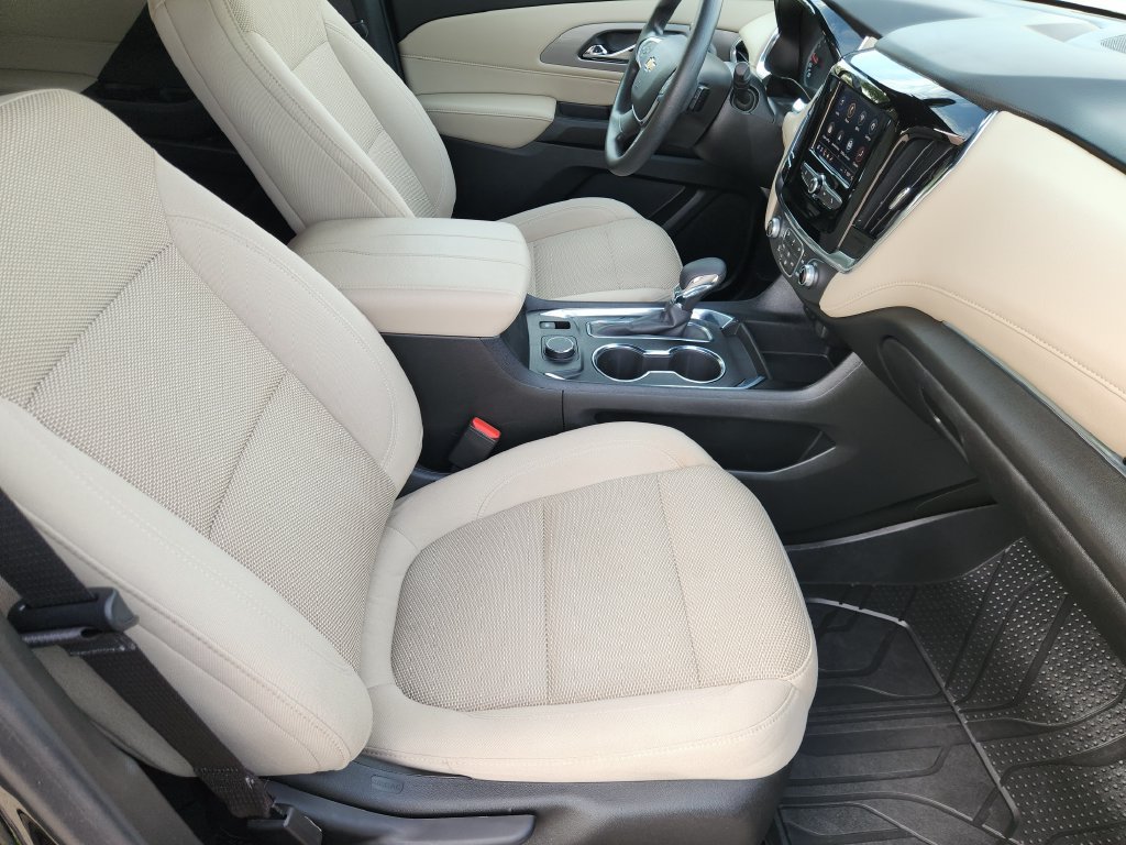 Used 2023 Chevrolet Traverse LS w/ Safety Package FWD image 14