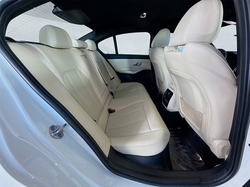 Certified 2022 BMW 330i Sedan w/ Driving Assistance Package image 28