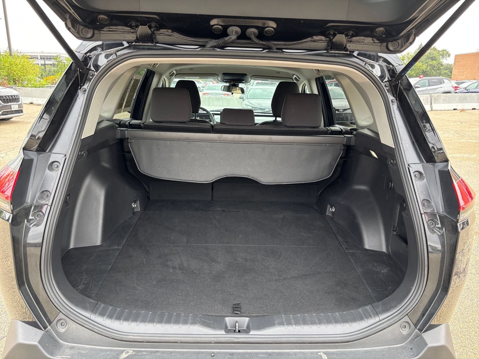 Used 2026 Toyota RAV4 LE AWD/4WD image 29