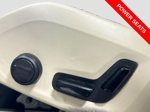 Used 2020 Volvo XC90 T5 Momentum w/ Protection Package Premier image 36