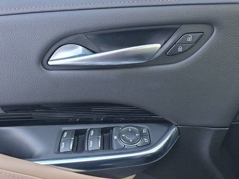 Certified 2024 Cadillac XT4 Luxury w/ Cold Weather Package image 27