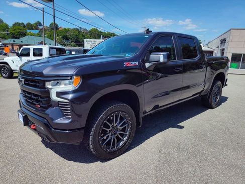 Used 2022 Chevrolet Silverado 1500 LT Trail Boss w/ LT Trail Boss Premium Package AWD/4WD image 8