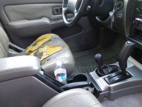 Used 2002 Toyota 4Runner SR5 AWD/4WD image 25