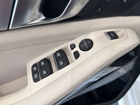 New 2026 BMW X7 M60i image 39