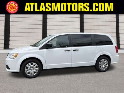 Used 2019 Dodge Grand Caravan w/ UConnect Hands-Free Group