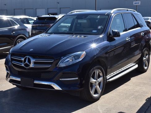 Used 2017 Mercedes-Benz GLE 350 4MATIC image 2