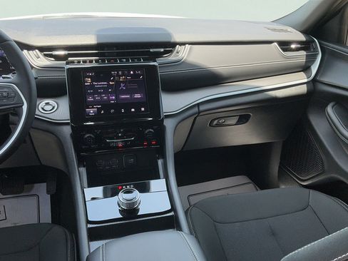 New 2026 Jeep Grand Cherokee L 4WD image 18