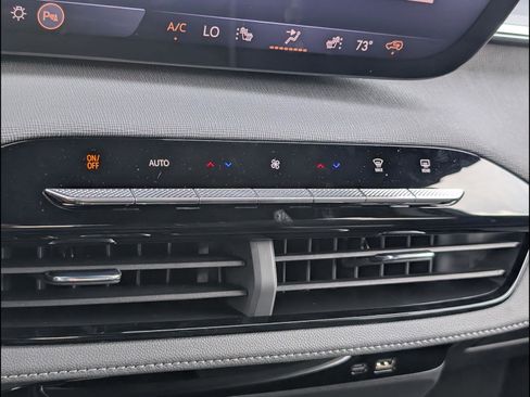 Used 2026 Buick Enclave Sport Touring w/ Power Package FWD image 18