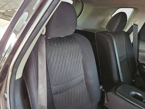 Used 2019 Nissan Rogue S FWD image 15