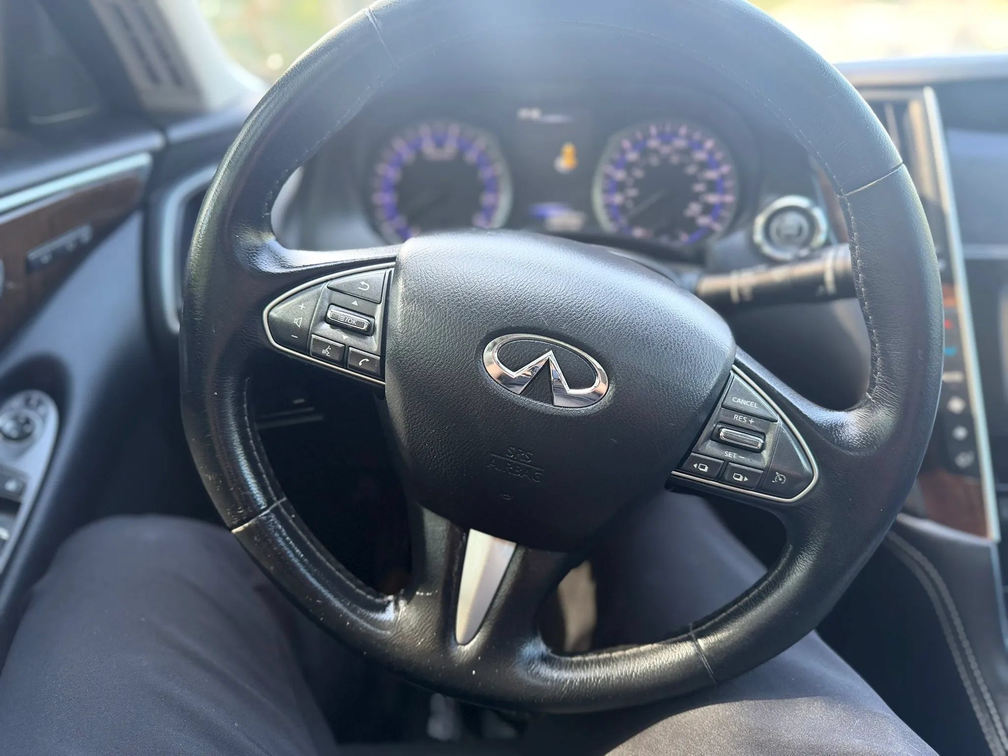 Used 2015 INFINITI Q50 Premium w/ Deluxe Touring Package RWD image 8