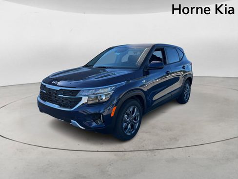New 2026 Kia Seltos LX FWD image 7